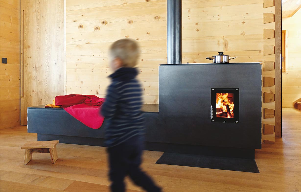 Speicherherd Schwarzstahl Granit