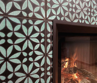 Heizkamin Kacheln Detail